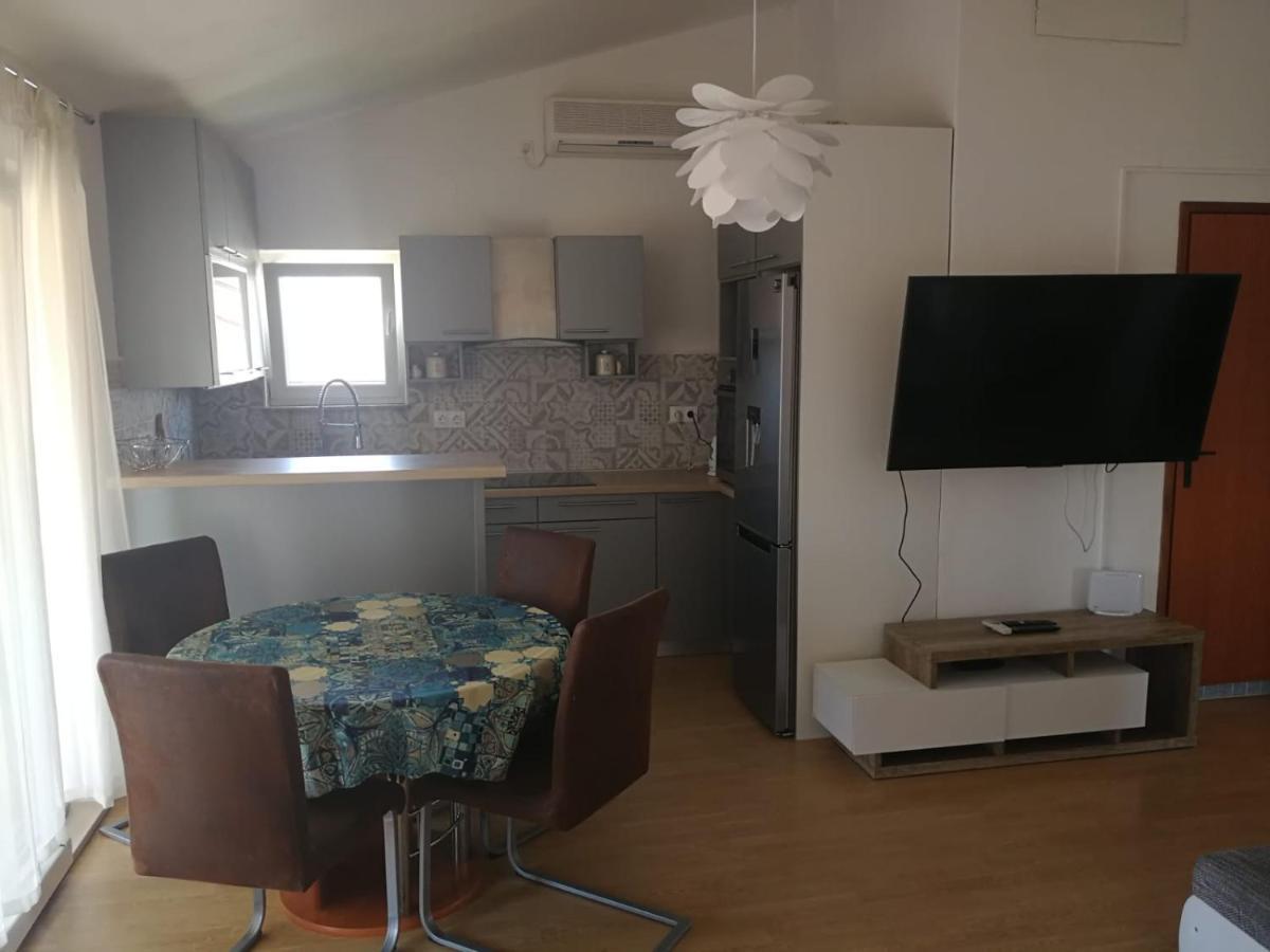Apartmani Nea Biograd Na Moru Exterior photo